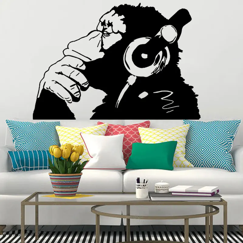 Виниловая наклейка на стену Banksy обезьяна с наушниками/один цвет шимпа прослушивание музыки в наушниках/уличная наклейка в стиле граффити WL149