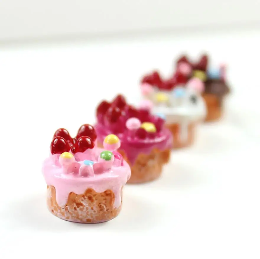 

Wholesale 3D resin cake crafts Jam strawberry cake DIY scrapbooking creative food play accessories for toy dollhouse