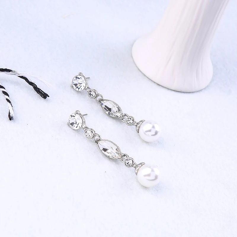 Элегантные серьги подвески с кристаллами и акриловым жемчугом новинка 2019