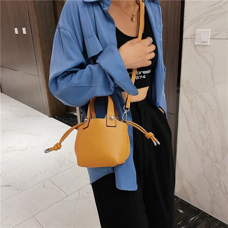 

2021 Summer New Shoulder Bag Ladies Messenger Bag Fashion Casual Small Bag Handbag Handbag Solid Color PU Female Bag Bucket Bag