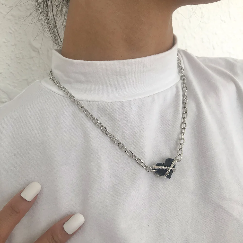 Новые модные панк готические шипы ожерелья с любовным сердцем для женщин