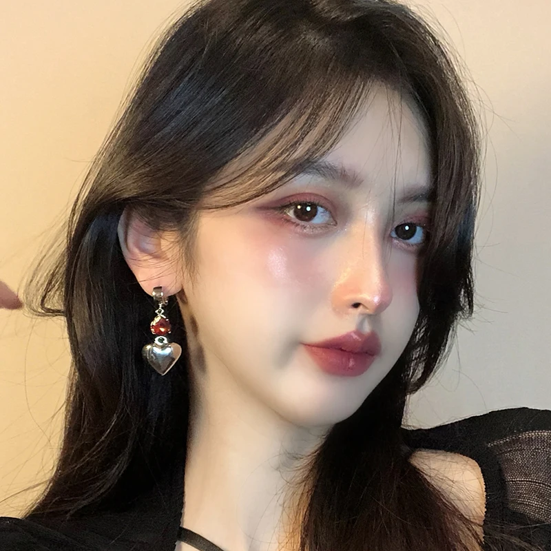 Серьги в форме сердца Новинка 2020 модные нишевые дизайнерские Изящные серьги