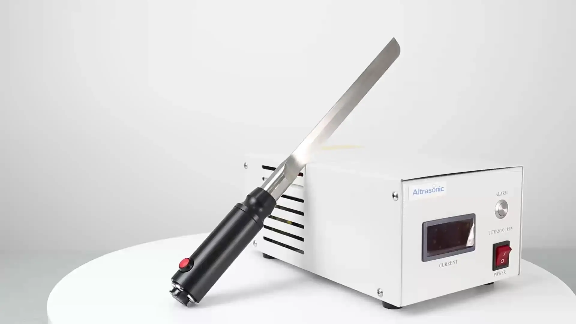 

Энергосберегающая стабильная работа вручную 28 кГц 800 Вт машина для резки замороженных продуктов ультразвуковой титановый резак