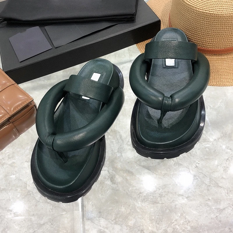 

Summer New Flat Beach sliders Women Real Leather Split Toe Leisure Sandals Comfort Vacation slippers Punk Lazy Flip Flops Female