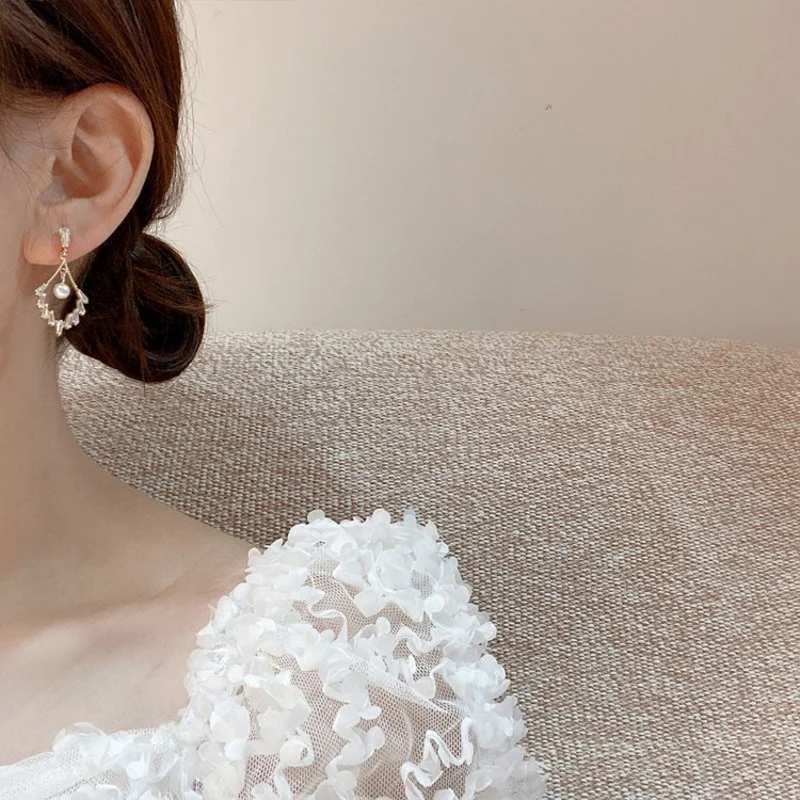 Корейские темпераментные жемчужные серьги в стиле ретро простые алмазные с