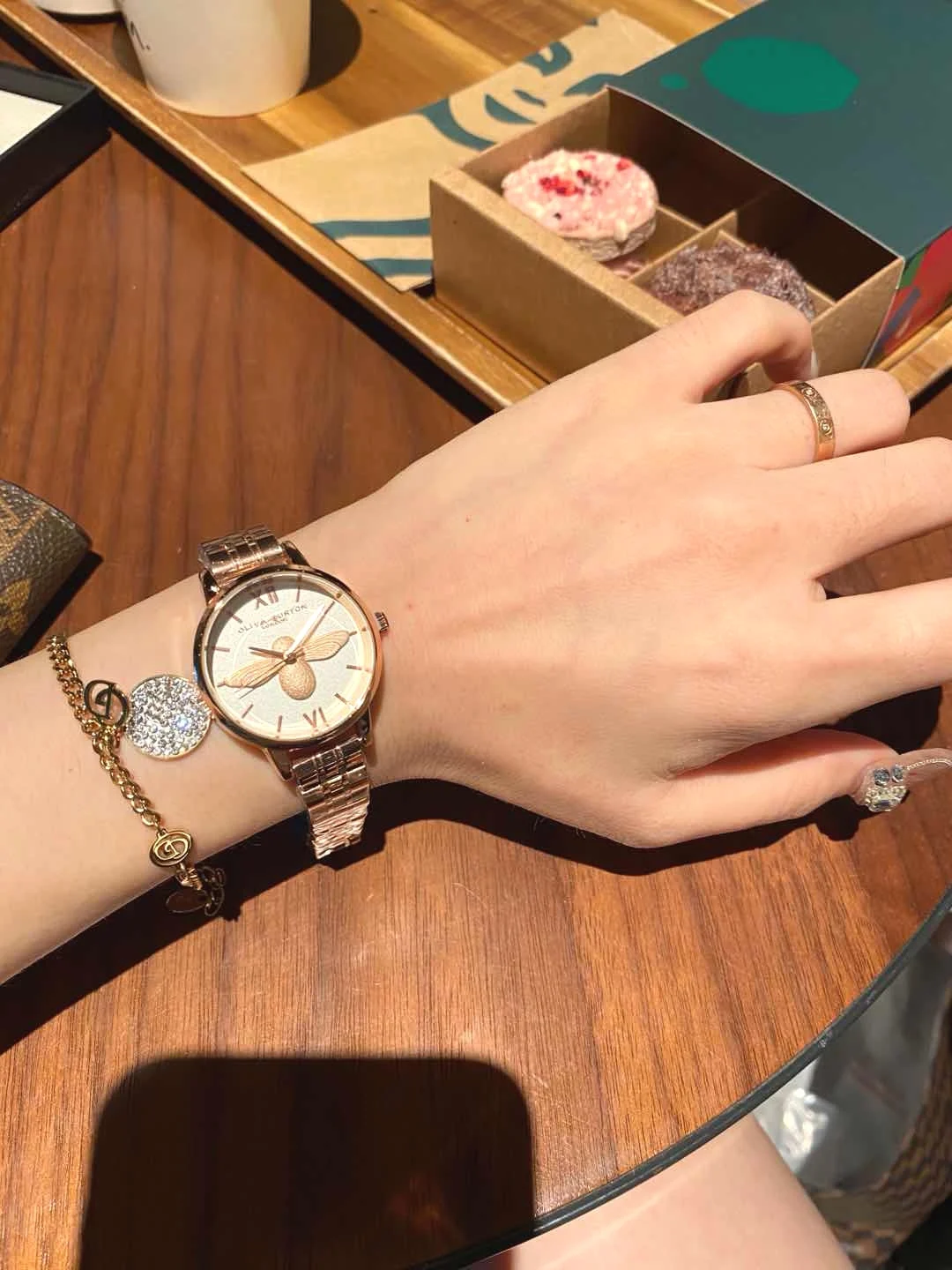 

2021 fashion trend Lady Steel Band Small Bee Quartz Watch