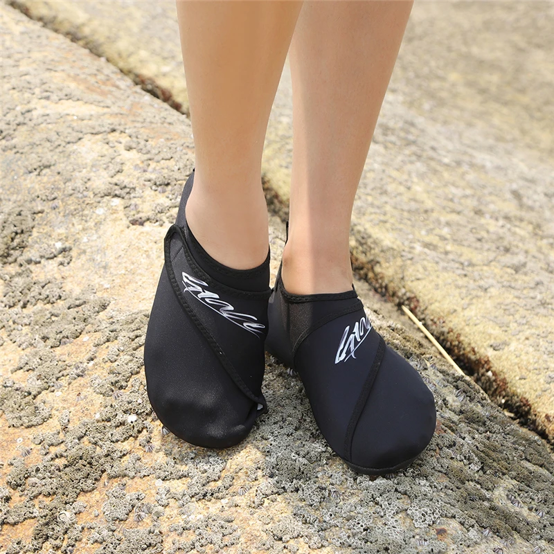 Водонепроницаемая обувь Мужская Летняя Дышащая Aqua Женские пляжные шлепанцы