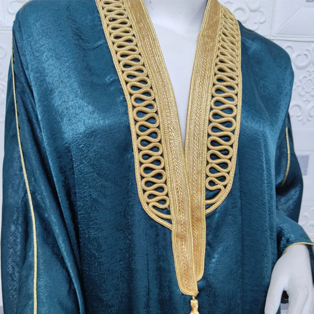 

Moroccan Kaftan Dubai Dresses for Women 2020 Golden Ribbon V Neck Batwing Sleeve Muslim Turkey Arabic Clothes Velvet