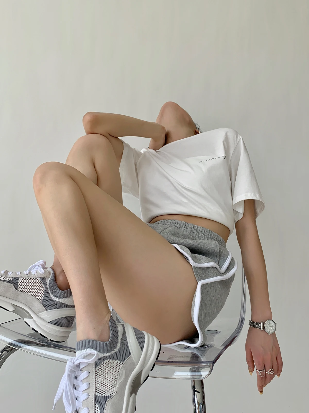 

HESAPP Fashion blusas round urbano neck letter embroidered T-shirt women haut loose roupas all-match poleras short-sleeved top