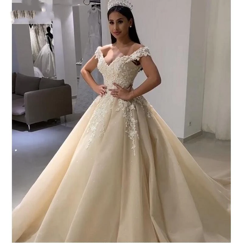 

Shwaepepty Luxury Princess Off Shoulder Wedding Dresses Court Train Applique Lace Beaded Formal Bridal Gowns Vintage Bride Dress