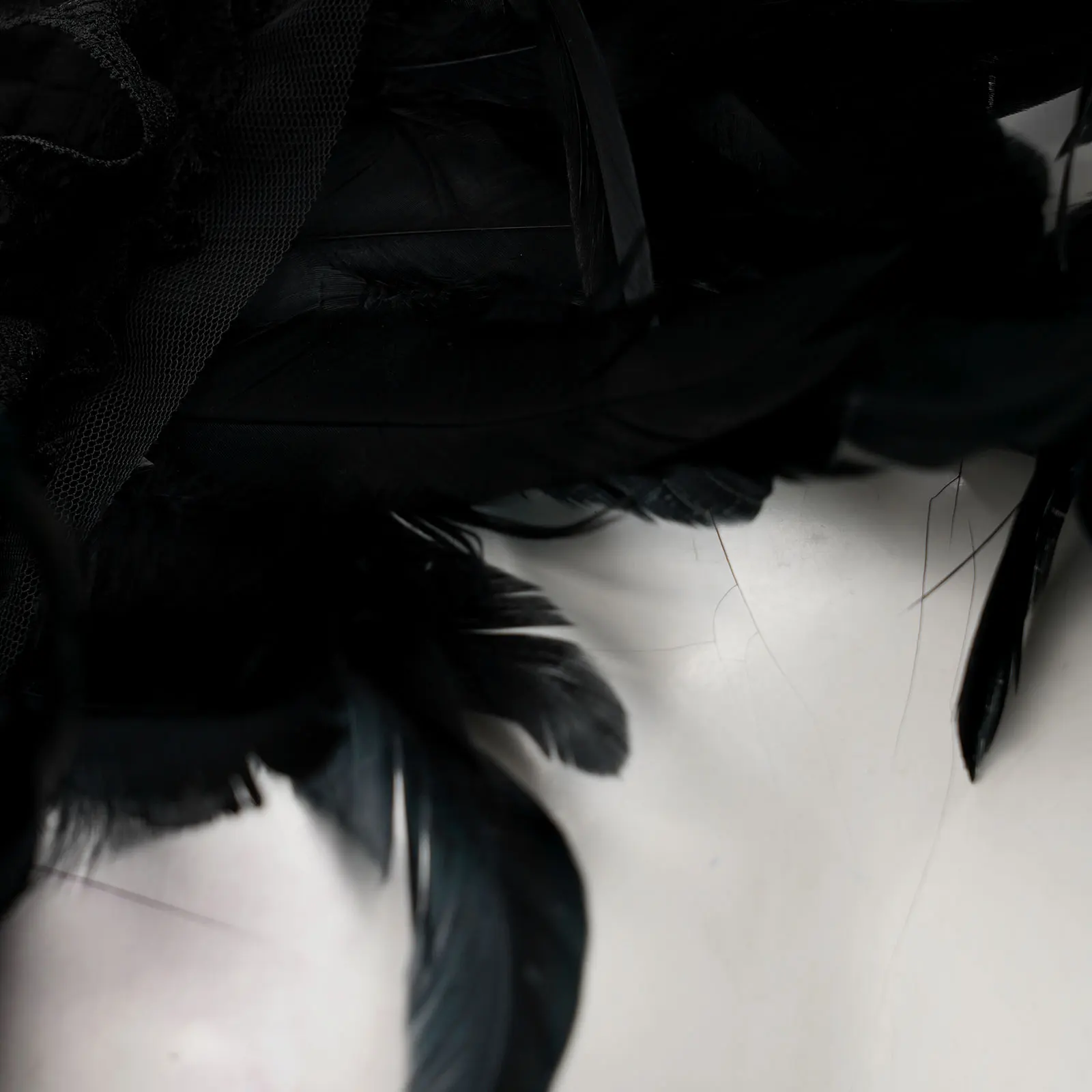 

Fashion Victorian Real Natural Feather Shrug Shawl Shoulder Wrap Cape Gothic Collar with Ribbon Ties for Cosplay Costume Party