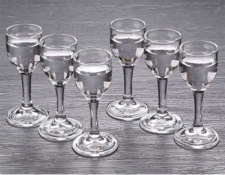 

A Set of 6 0.3/0.5 Ounces Machine-made Lead-free Glass Wine Glasses for Chinese Liquor, 10ml / 15ml