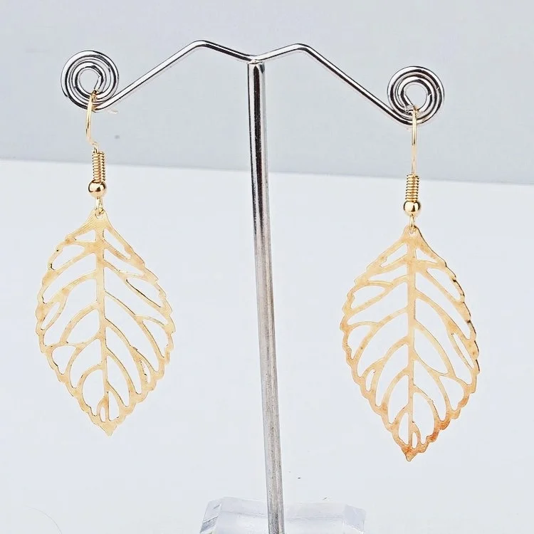 

European And American New Simple Hot-selling Fashion Leaf Wild Creative Hollow Leaf Ladies Earrings
