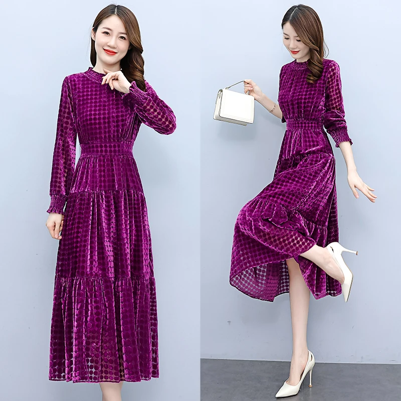 

Женское бархатное платье с поясом на резинке