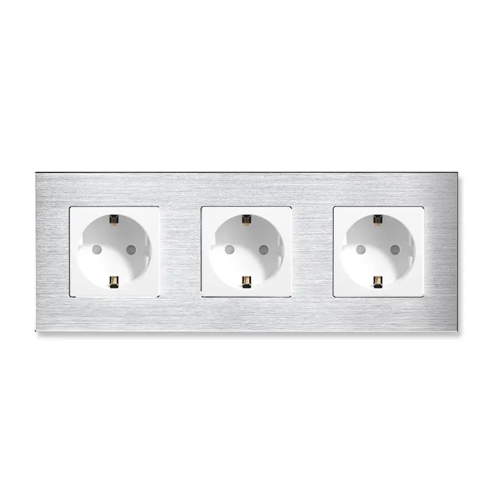 Тройное гнездо питания стандарта ЕС BSEED белое черное блестящее из матового