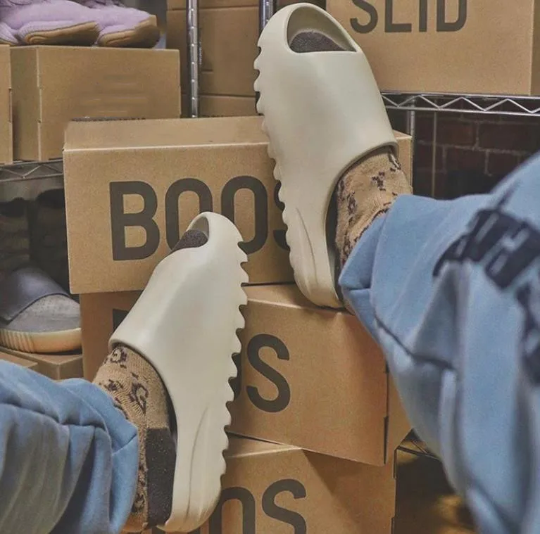 Дизайнерские Канье Уэста для мужчин и женщин модная летняя обувь из пенопласта