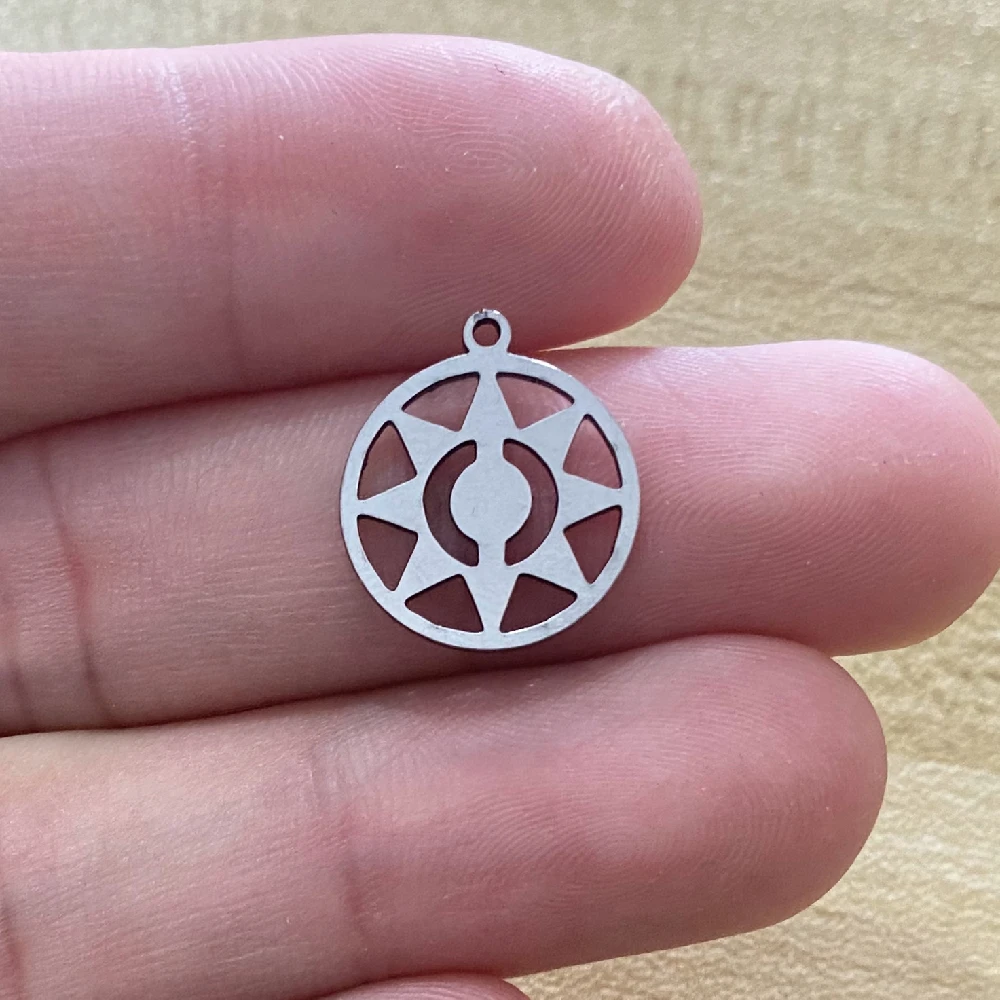 10 штук 10 мм-20 мм 40-50types 100% Нержавеющая сталь бога солнца Подвески Sun Shining кулон ювелирные изделия аксессуары 