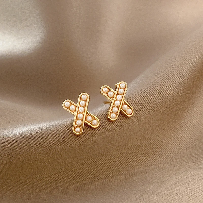 

Серьги-гвоздики женские из серебра 925 пробы с жемчугом