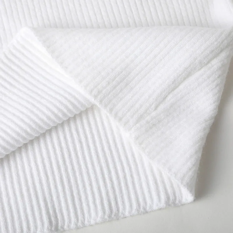 Женский вязаный пуловер с рукавами-фонариками черный белый однотонный джемпер