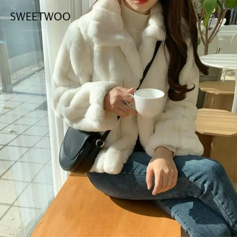 Women's Rabbit Fur Coat 2020 Winter Warm White Comfortable Faux Fur Jacket Long Sleeve Oversize Artificial Fur Overcoat Female
