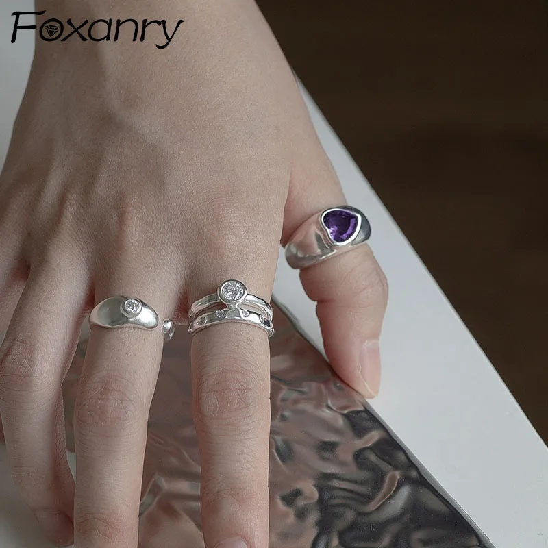 

Женское кольцо из серебра 925 пробы с фиолетовым Цирконом