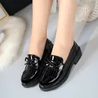 Женские лоферы из лакированной кожи на плоской подошве; Сезон весна-осень; Женские модные лоферы с металлическим украшением и бантом; Женские оксфорды; Женская обувь