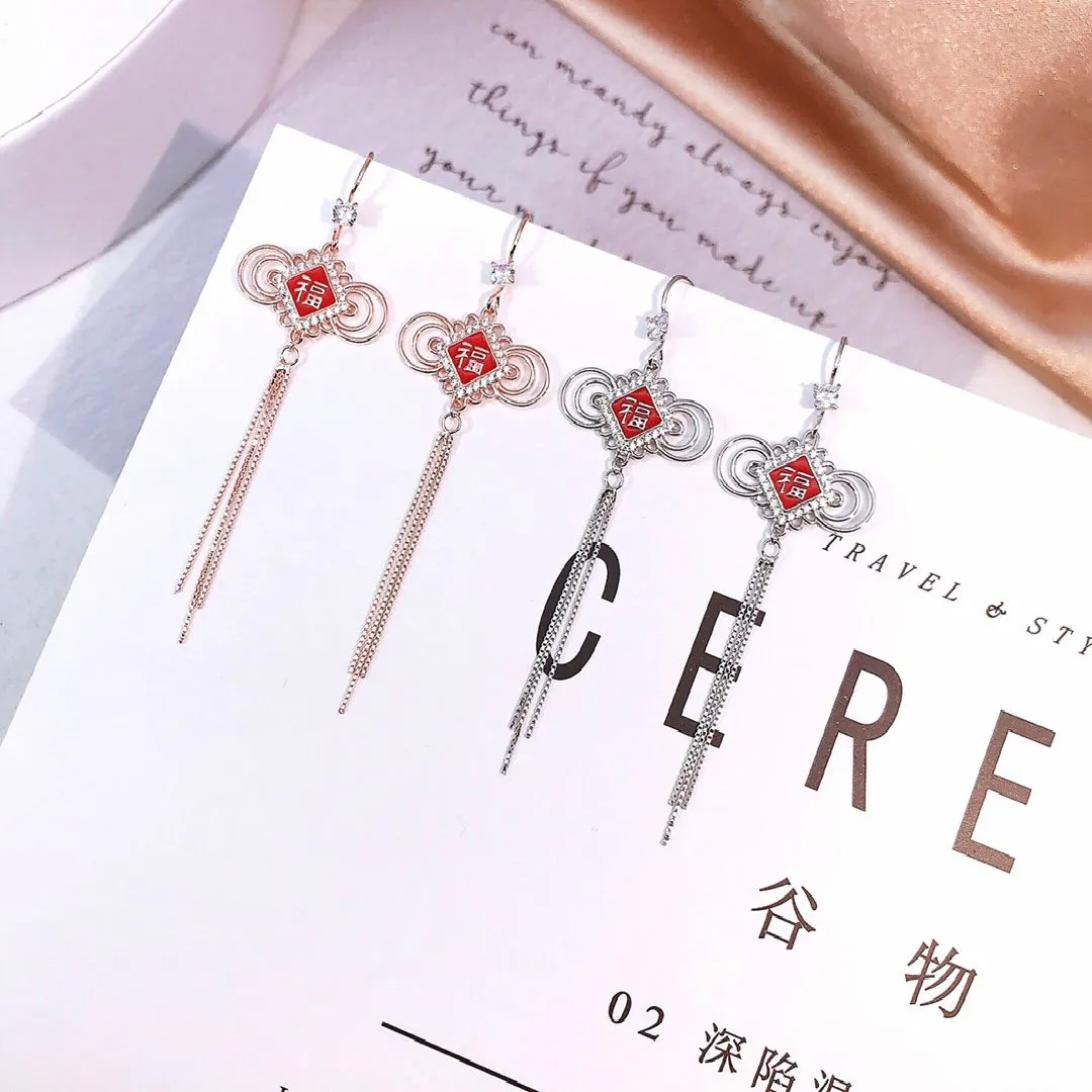 Серьги-гвоздики из серебра 925 пробы с фианитами | Украшения и аксессуары