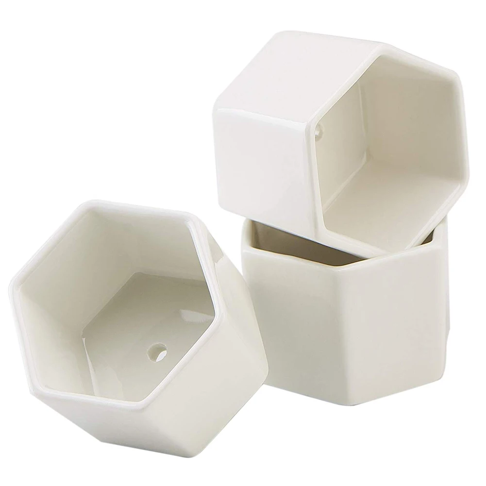

Ceramic flower pot for horticulture
