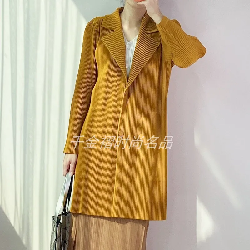 

Женский плотный Блейзер миаке, модная однотонная приталенная ветровка средней длины с длинными рукавами и складками, осень 2021