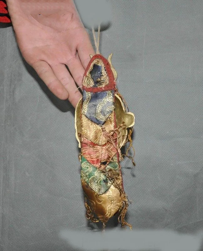 

wedding decoration 7"Old Tibet bronze cloth Skeleton Skull head statue Evil spirits amulet Pendant