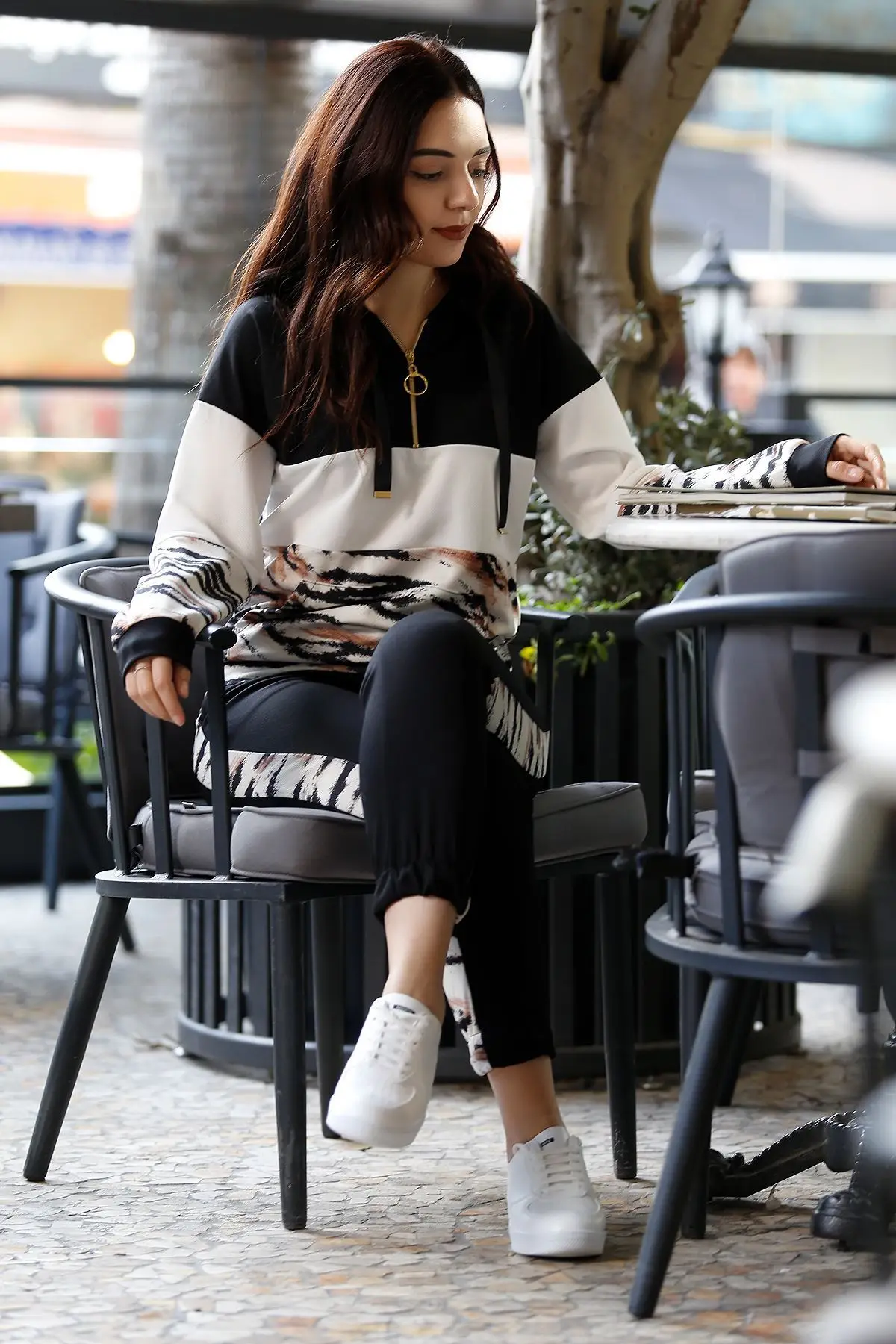 

Casual Two Piece Outfits Pullovers Hoodies and Elastic Waist Jogger Pants Spring Winter Tracksuit Woman Suit Female Sets 2021