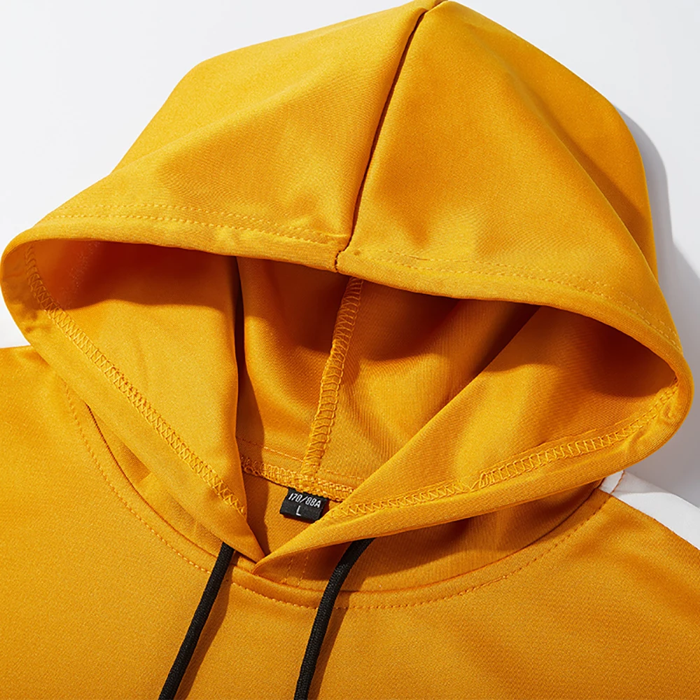 

Hoodies & Sweatshirts