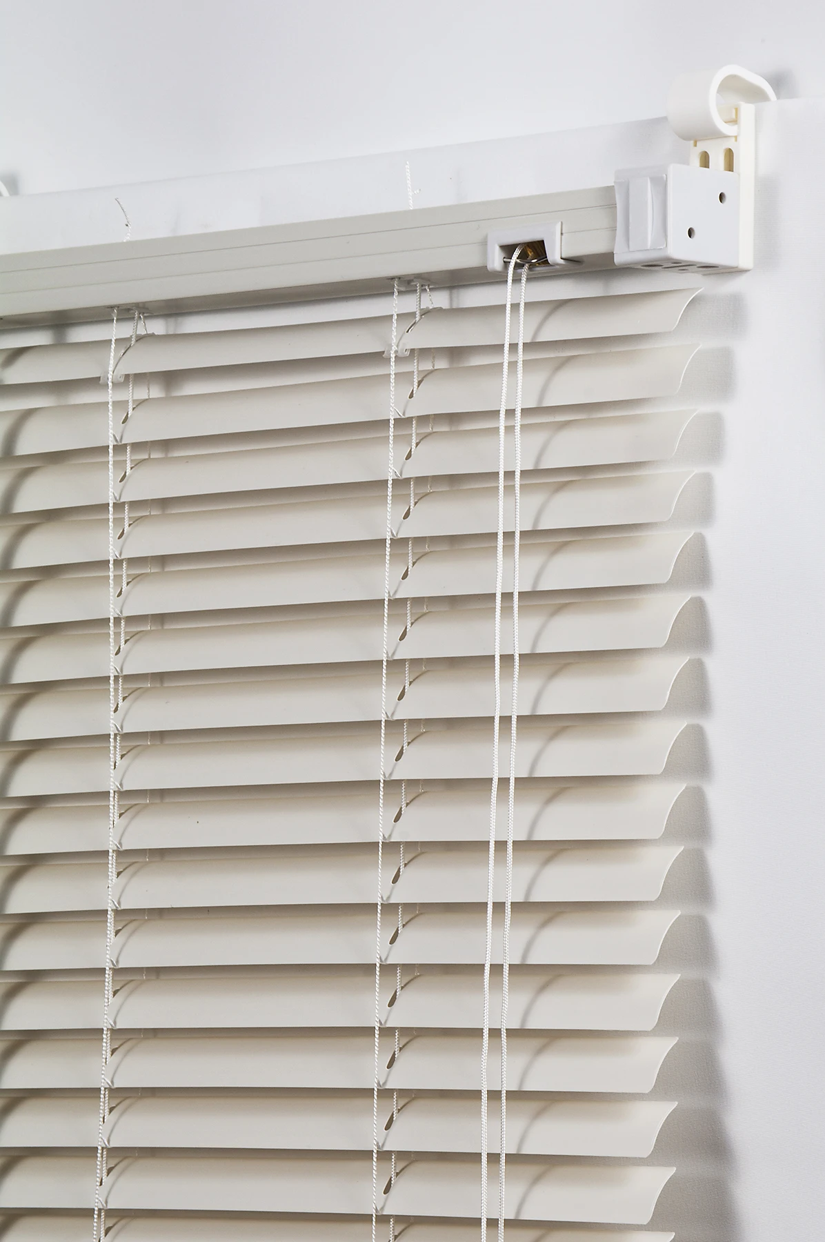 Жалюзи горизонтальные пластиковые | Дом и сад