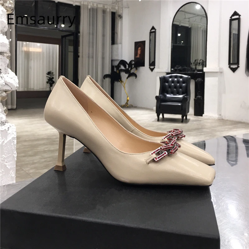 

Роскошная обувь с украшением в виде кристаллов Стразы цепочки пояс для женщин женские туфли-лодочки уникальные туфли на высоком каблуке кв...