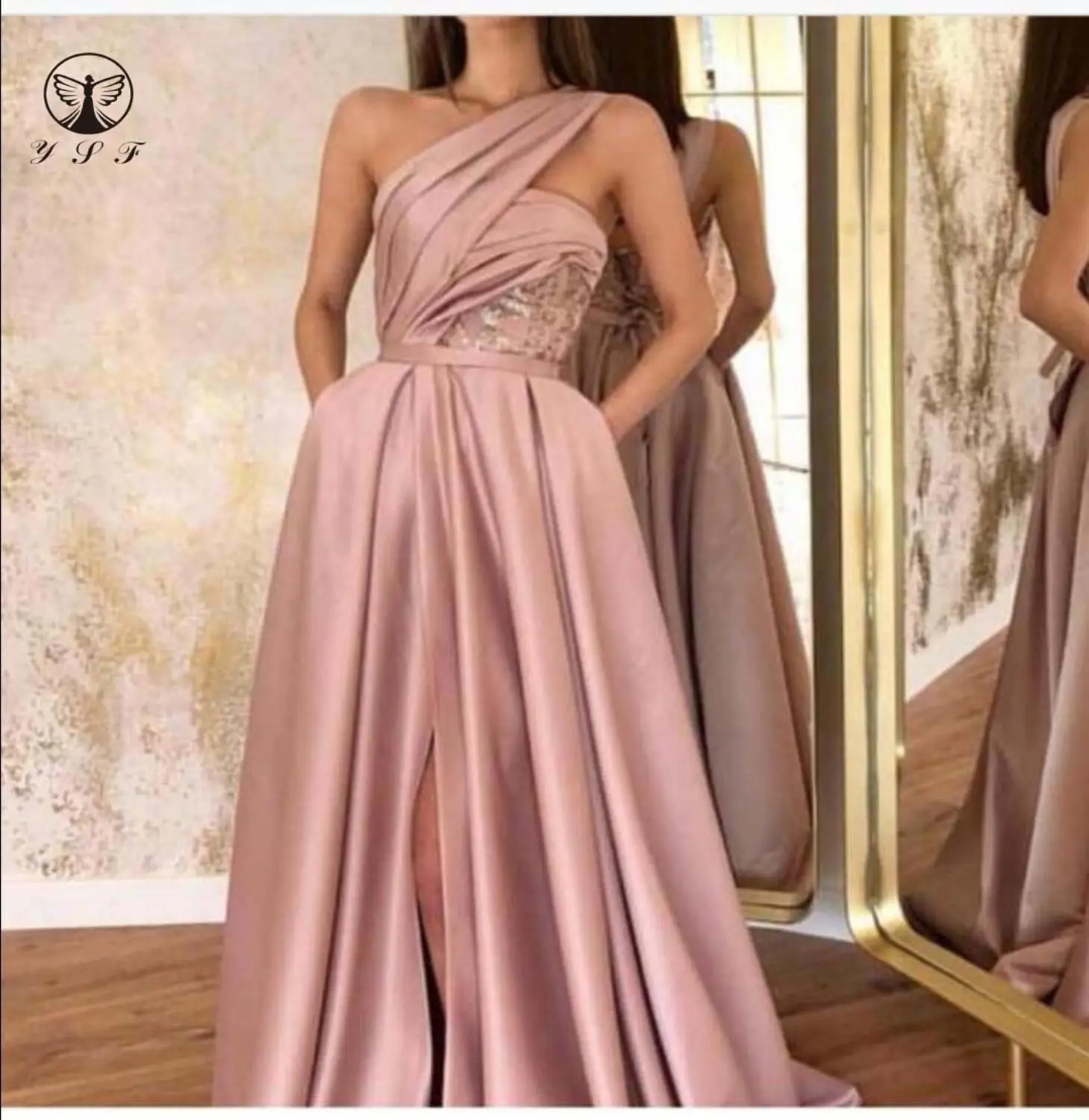 

Модные плиссированные платья на одно плечо без рукавов с Боковым Разрезом в пол для выпускного вечера 2019