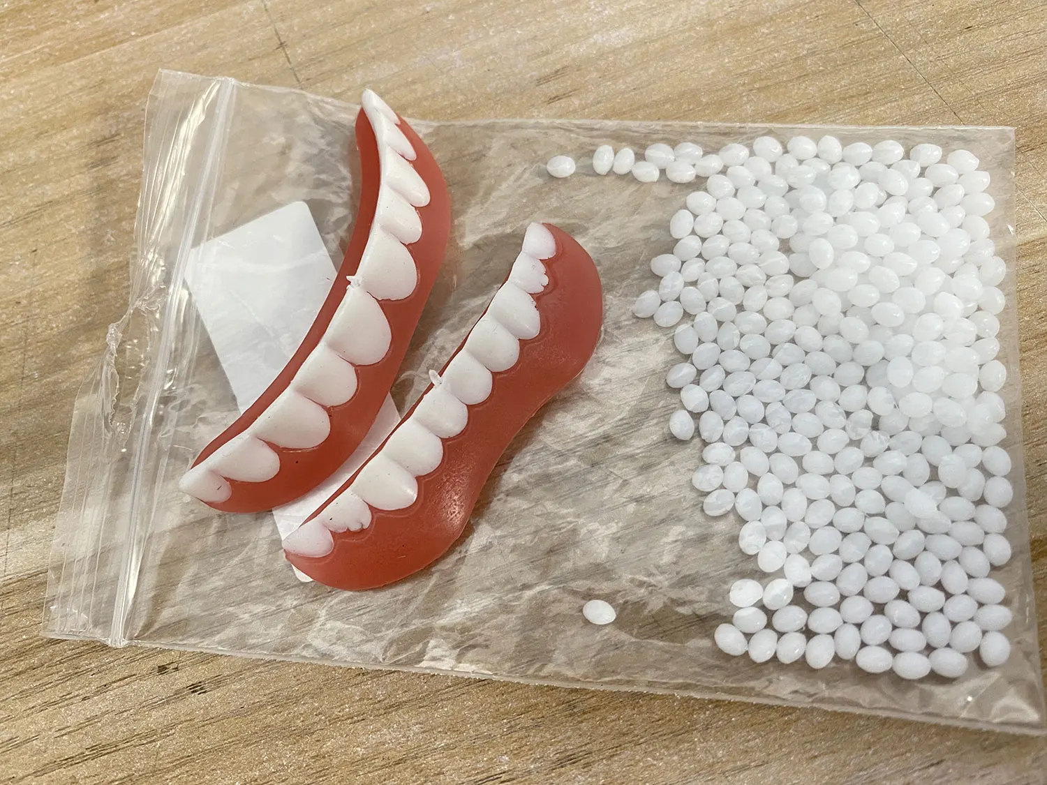 

2 Pcs Top Bottom Veneers False Teeth Smil E Cosmetic Denture Teeth Fake False Teeth Beauty Veneers Teeth Dentures Drop Shipping