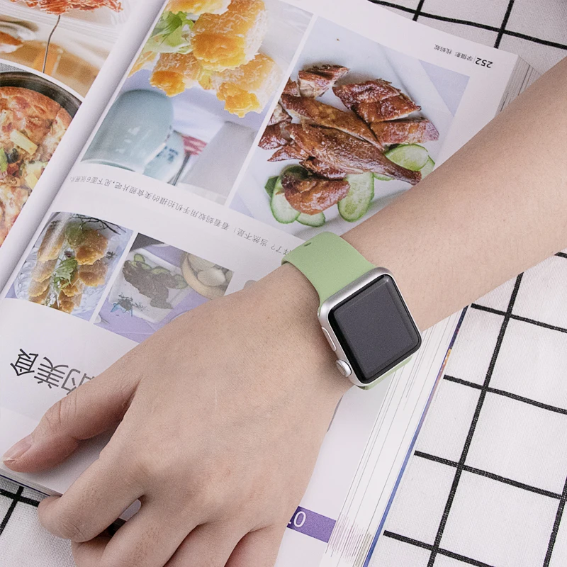 

Спортивный ремешок для Apple Watch series 7 6 SE 5 4 3 2 1