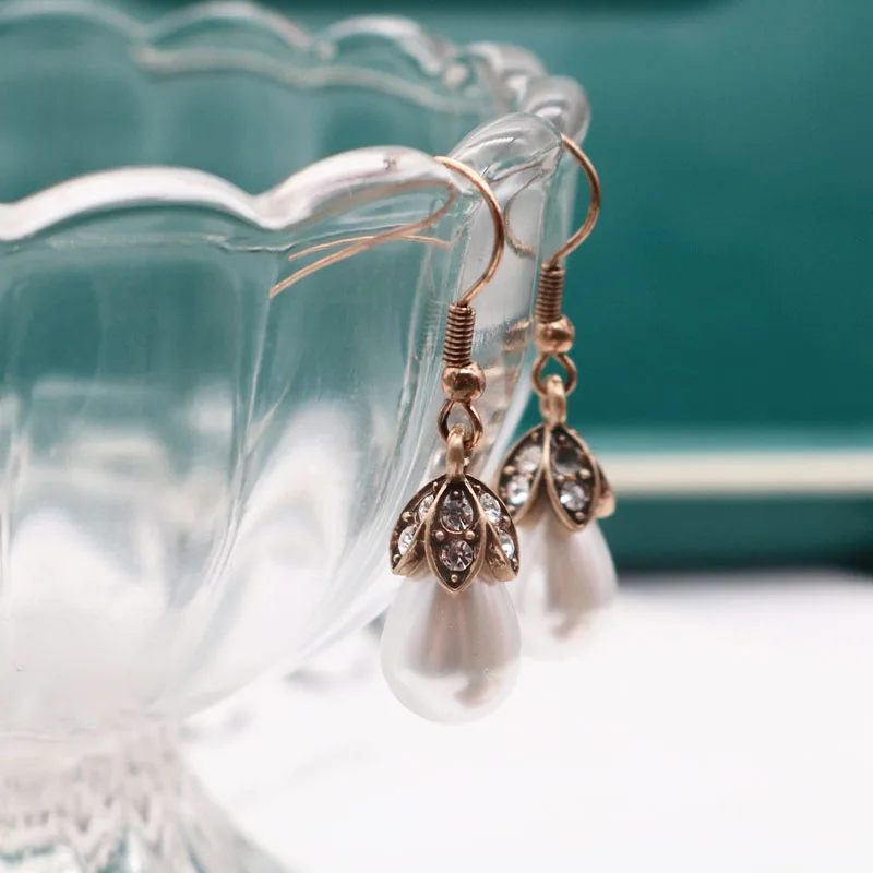 

Teardrop Pearl Earring Fashion-Cute Drop Gift