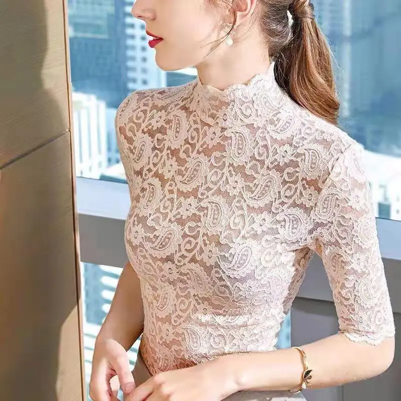 

Женская кружевная водолазка, элегантная ажурная футболка большого размера с коротким рукавом и воротником «ведьма», лето