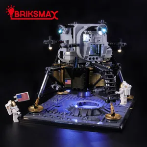 Комплект светодиодсветильник BriksMax для лунного светильника 10266 Apollo 11 (модель в комплект не входит)