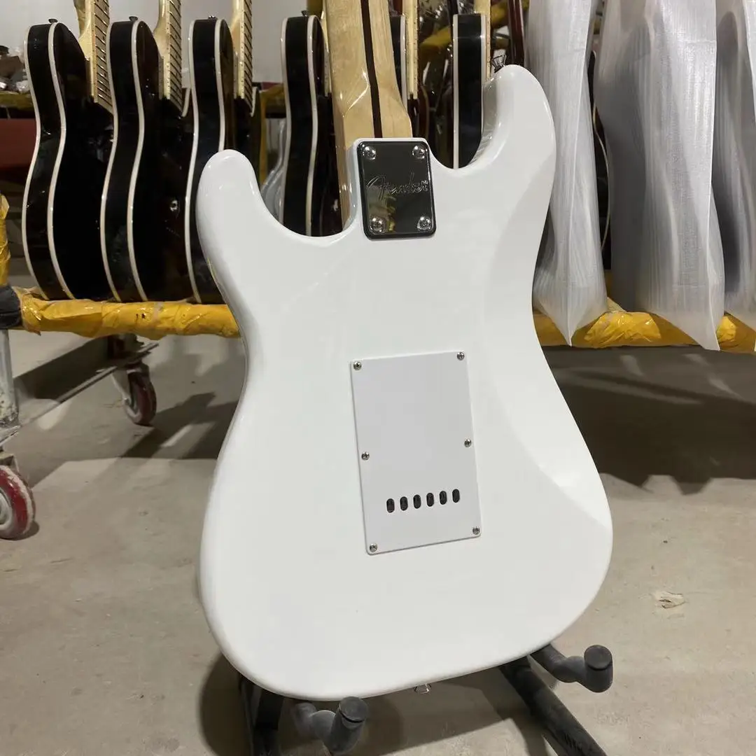 Электрогитара Strat белый корпус из липы Кленовая доска серебряная фурнитура