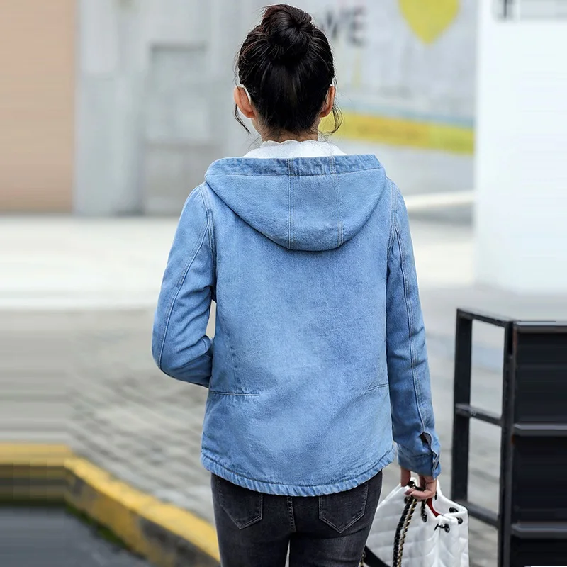 Зимняя джинсовая куртка для женщин с большим меховым воротником в Корейском