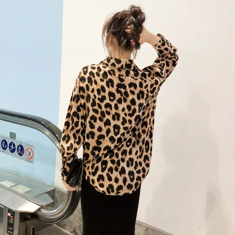 

Long-sleeved Leopard Print Loose Shirt Female Retro Fashion Single-breasted Lapel Simple Commuter Cardigan Blouses Women Spring