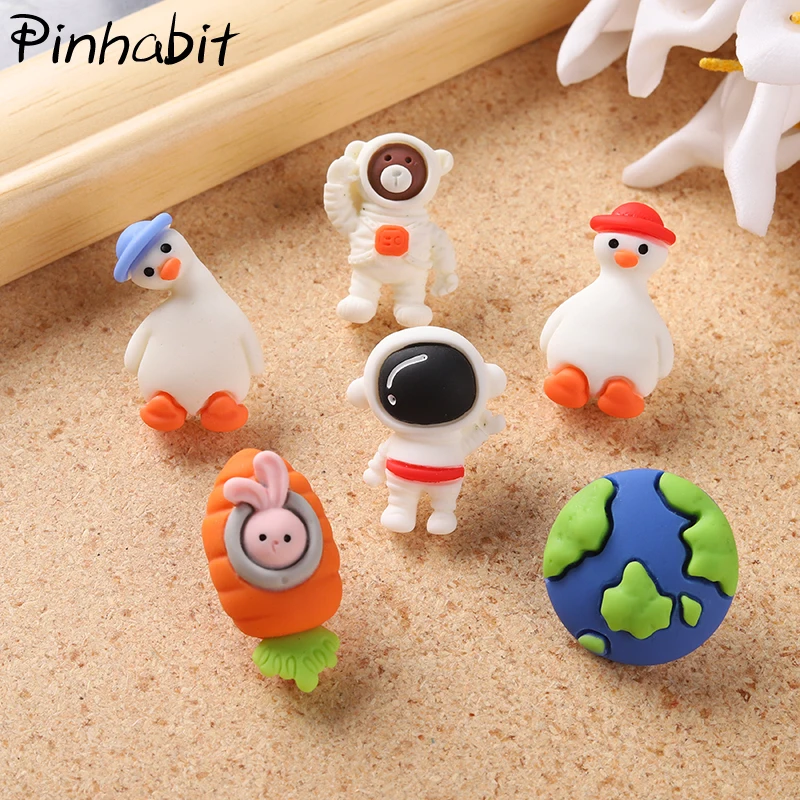 

6 Models Stereoscopic Cartoon Pins Astronaut Carrot Duck Earth Pins Cute Scarf Bag Clothes Lapel Pin Gift For Children Friends