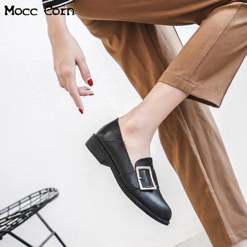 Туфли женские кожаные на плоской подошве Мокасины круглый носок лоферы без