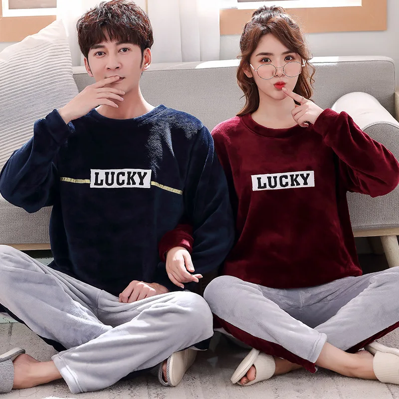 

New autumn - winter flannel couples can wear extra pyjamas For men and women to keep warm with long sleeves