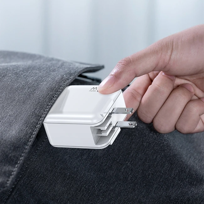 

TOTU US EU UK Plug Charging QC 3.0+2.4A Three USB Travel Charger Power Adapter for iPhone Samsung Xiaomi Huawei Phone Charging