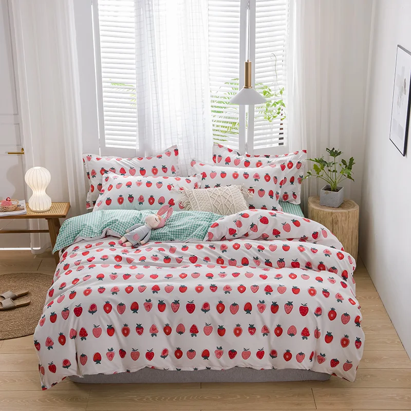 

Strawberry White Green Plaid Luxury Comforter Bedding Set Modern Fashion King Queen Twin Size Bed Linen Duvet Cover Set Gift