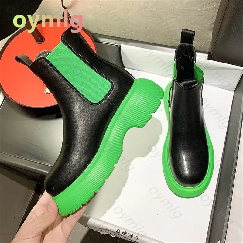 Женские ботинки с круглым носком короткие сапоги на платформе плоской подошве