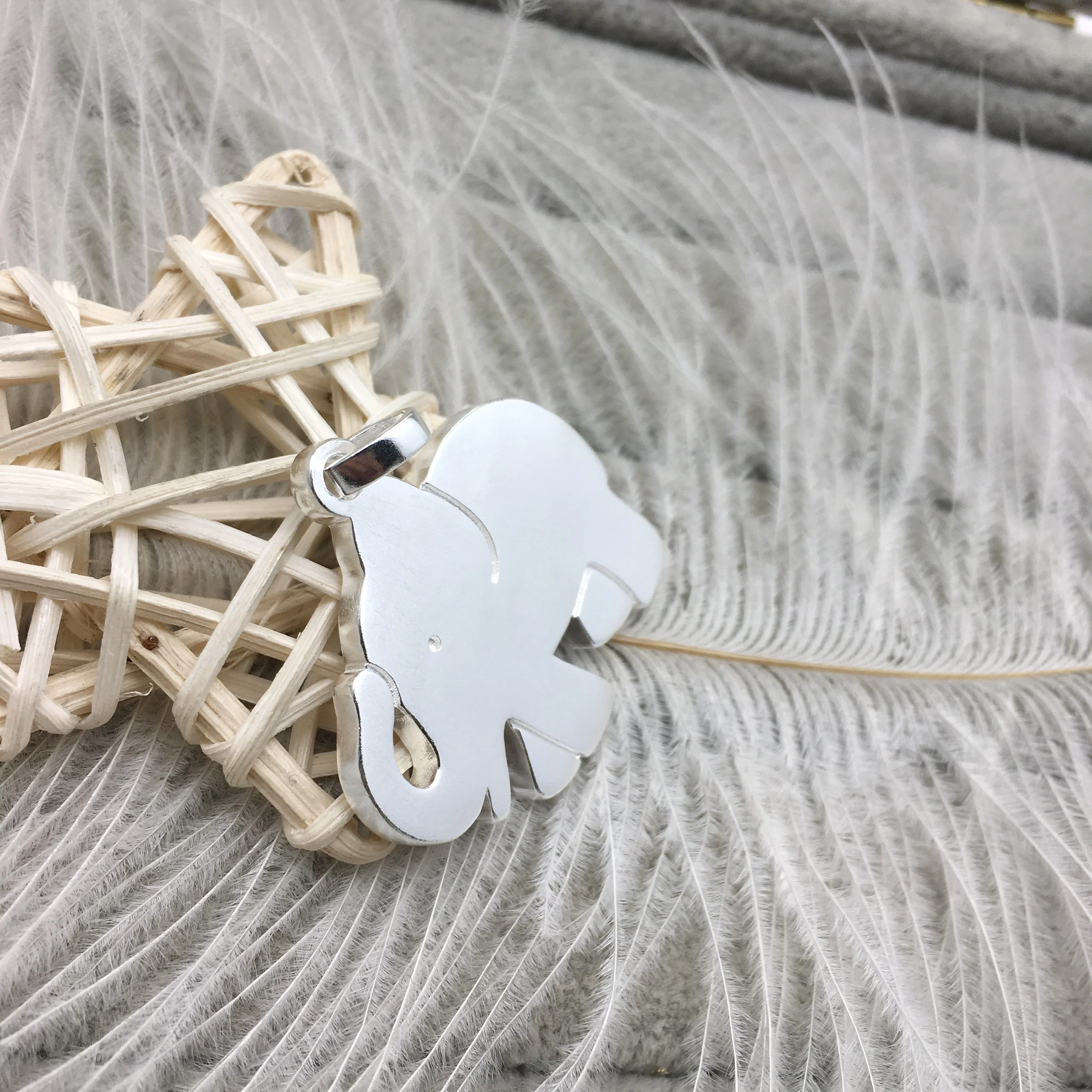 

1:1 925 Sterling Silver Customized Fun Elephant Shape Personality Pendant